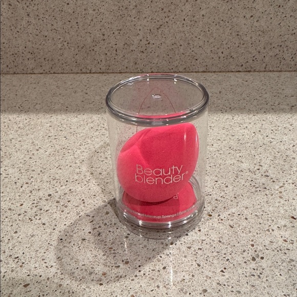 Beautyblender Vibrant Pink Blending Sponge - Picture 2 of 4